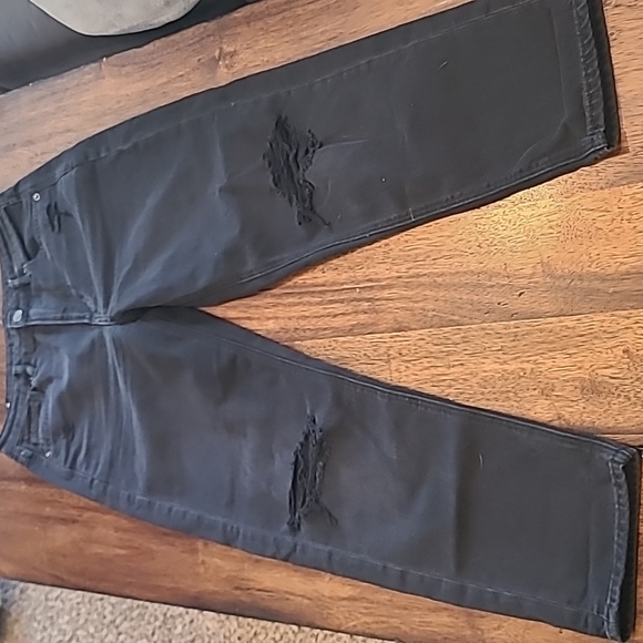 American Eagle Outfitters Denim - American Eagle mom straight black jeans size 6.